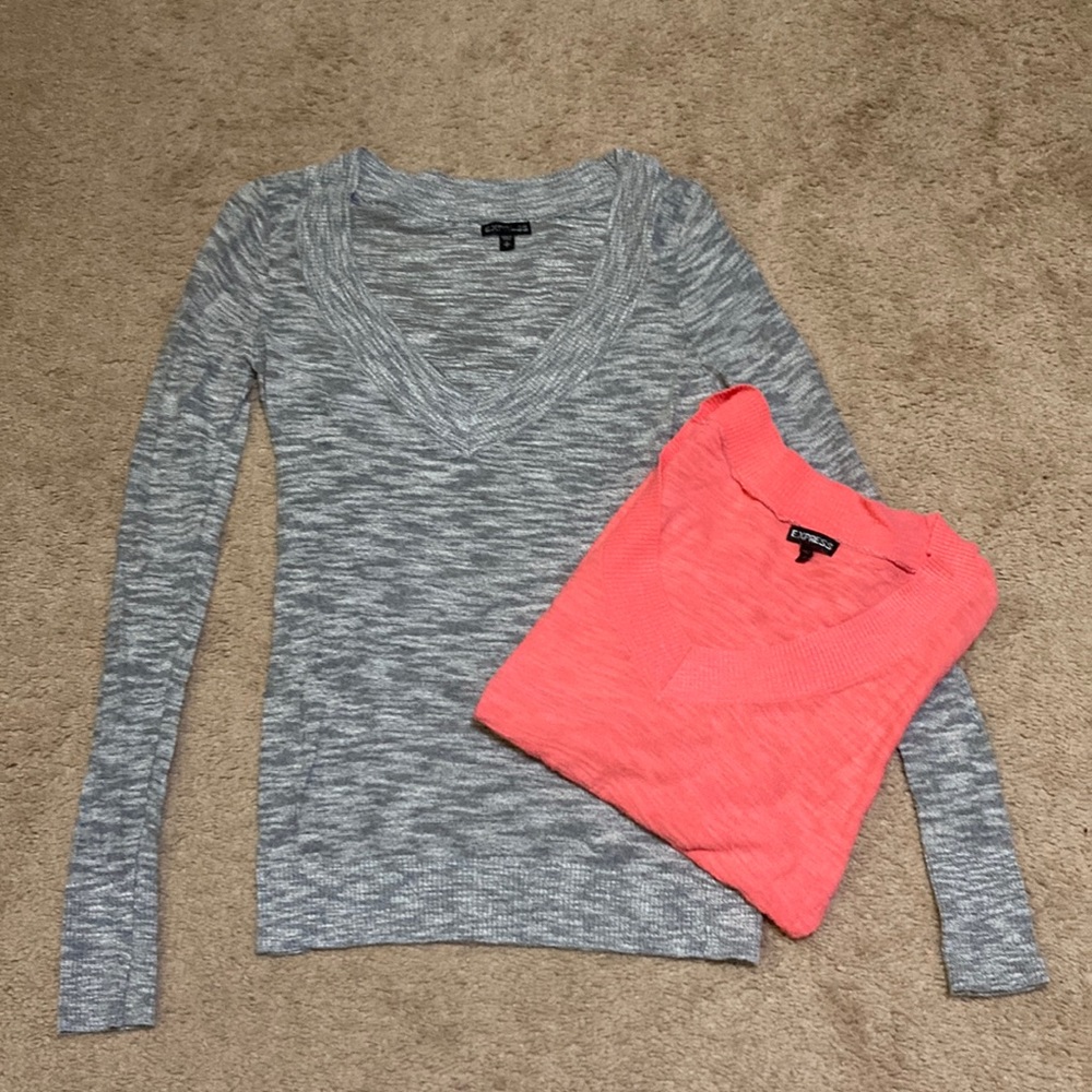 Express lightweight v-neck sweater bundle, size small